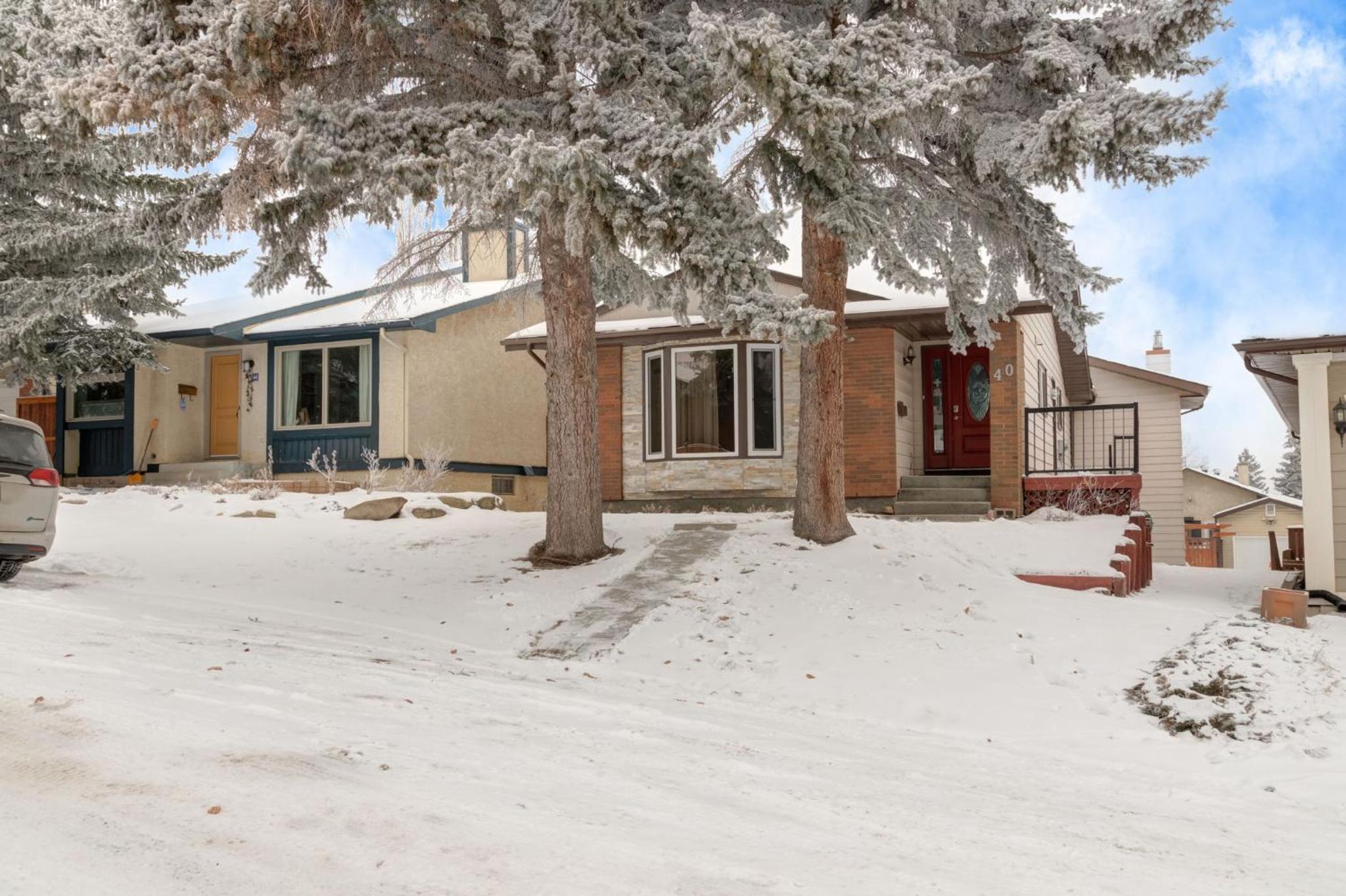 Cozy 2BR Walkout Suite Near YYC Free Parking