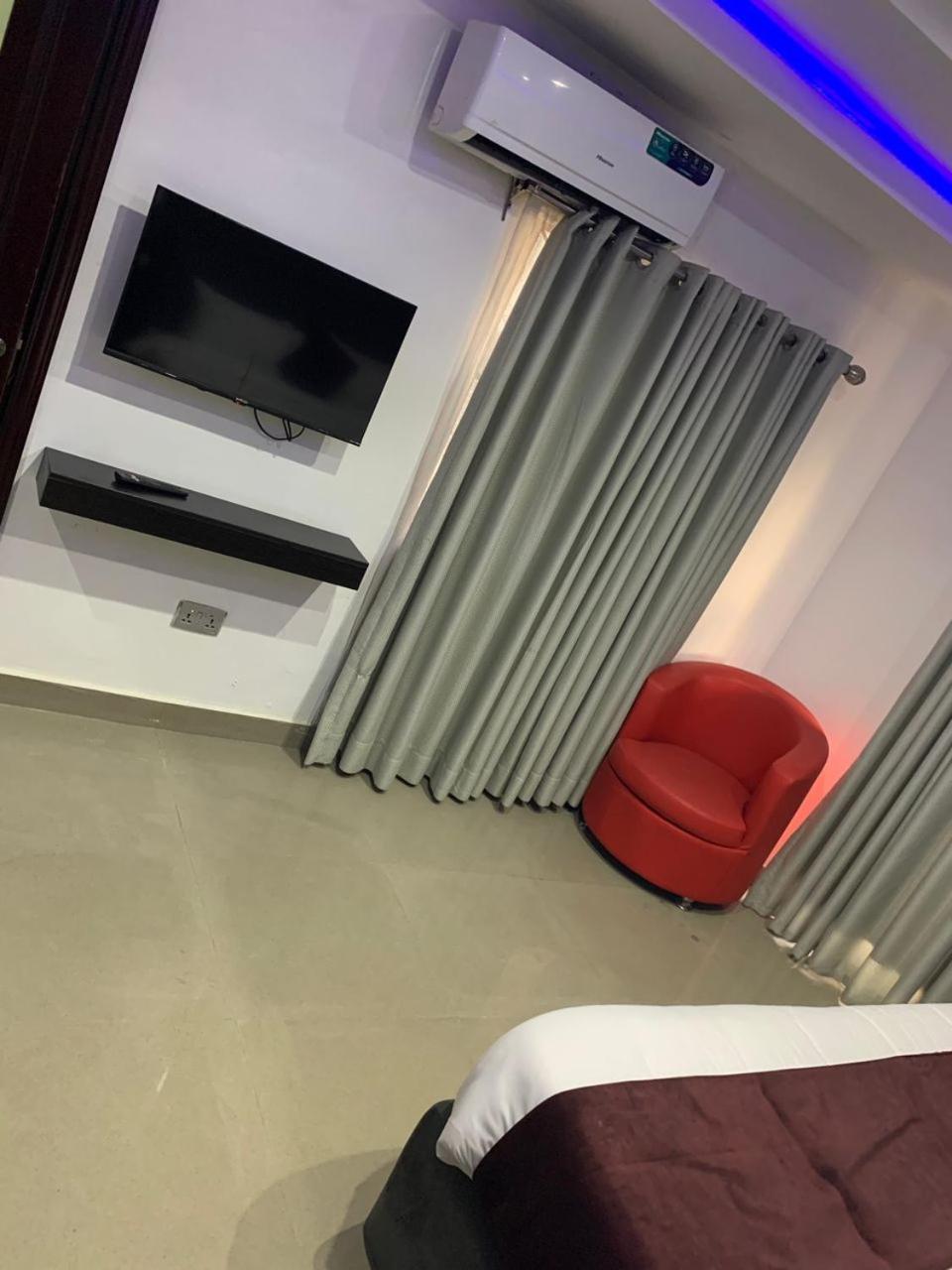 MC Paradise Victoria Island view 3