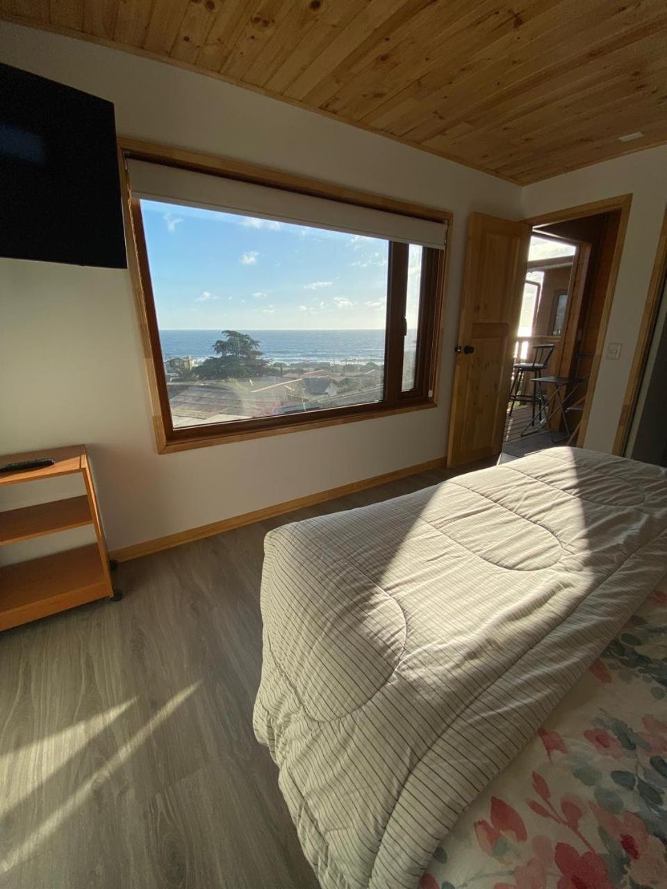 Hostal F