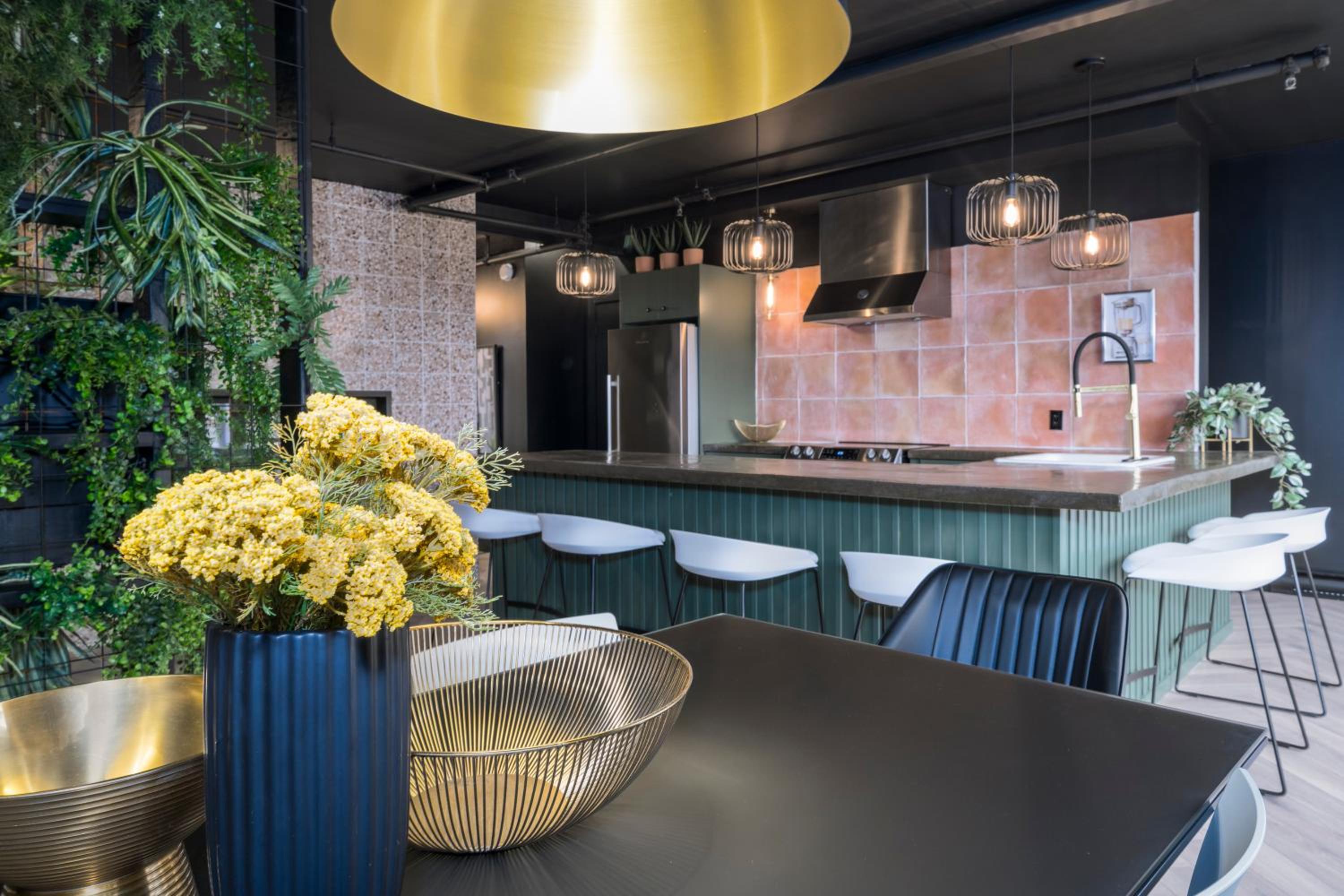 Deluxe Penthouse / / 2 in 1 Downtown Quebec City