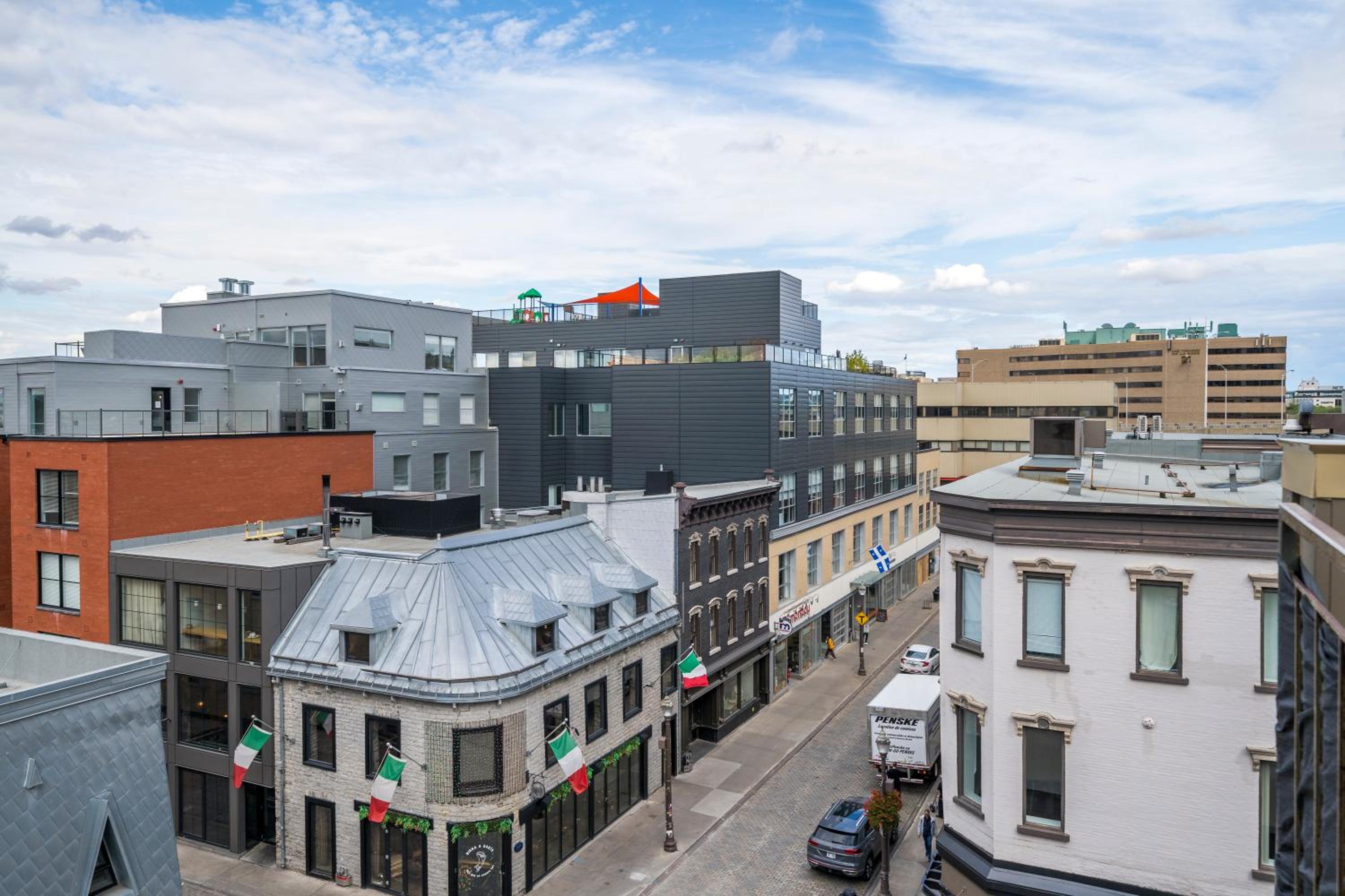 Deluxe Penthouse / / 2 in 1 Downtown Quebec City