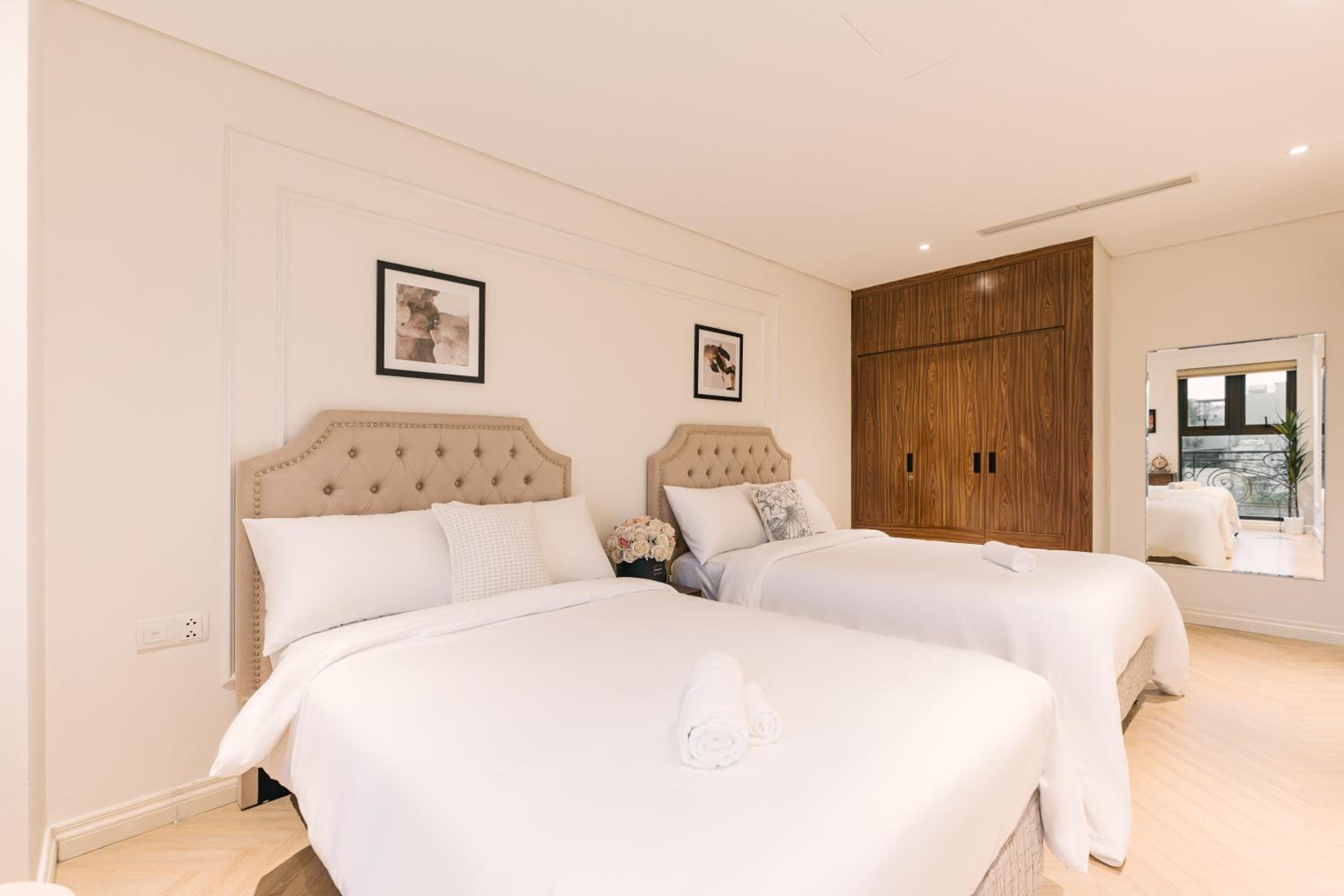 T Place Luxury Apartment Hoan Kiem Lake by SSens Homes