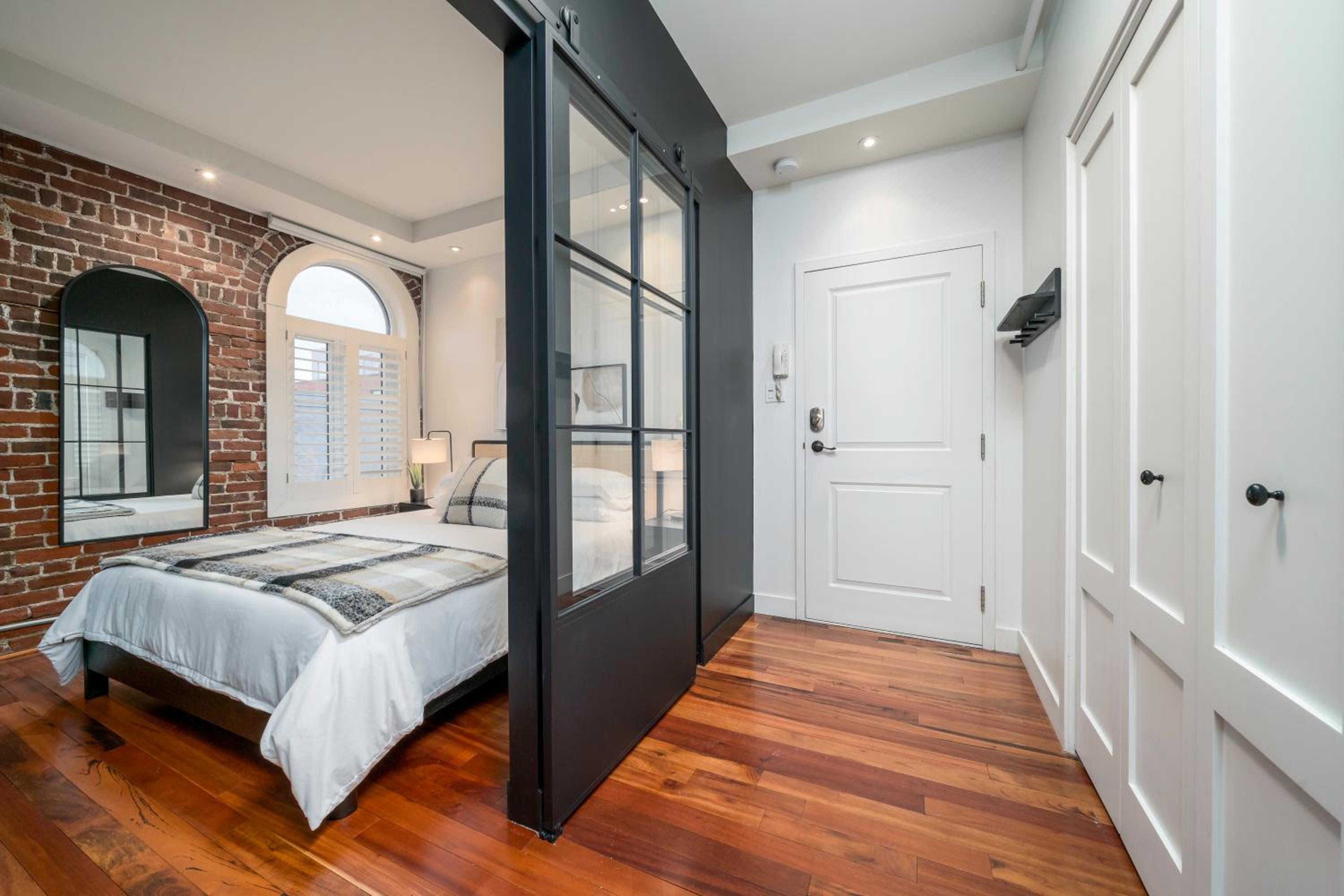 Deluxe Penthouse / / 2 in 1 Downtown Quebec City