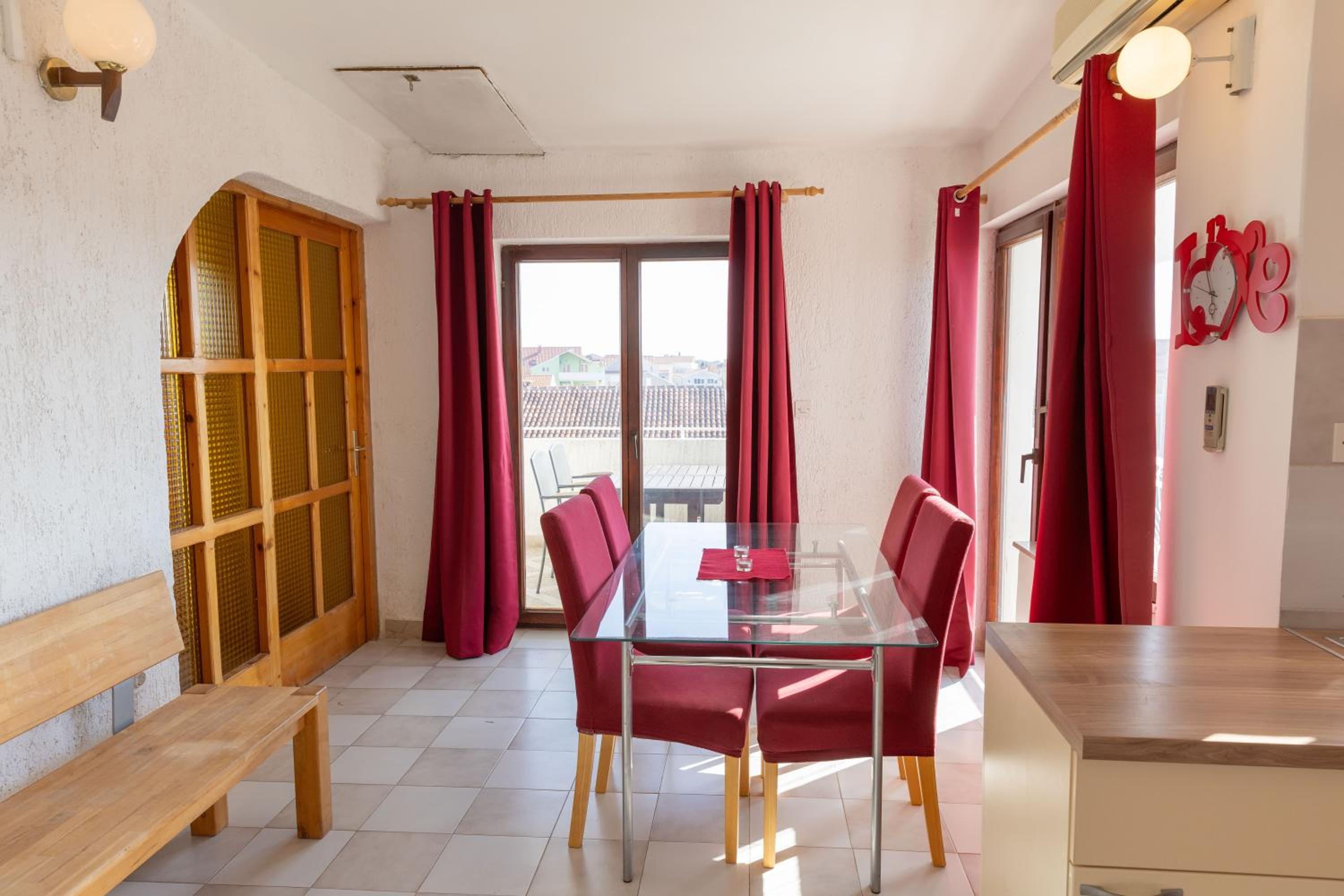 Apartmani Trlaja