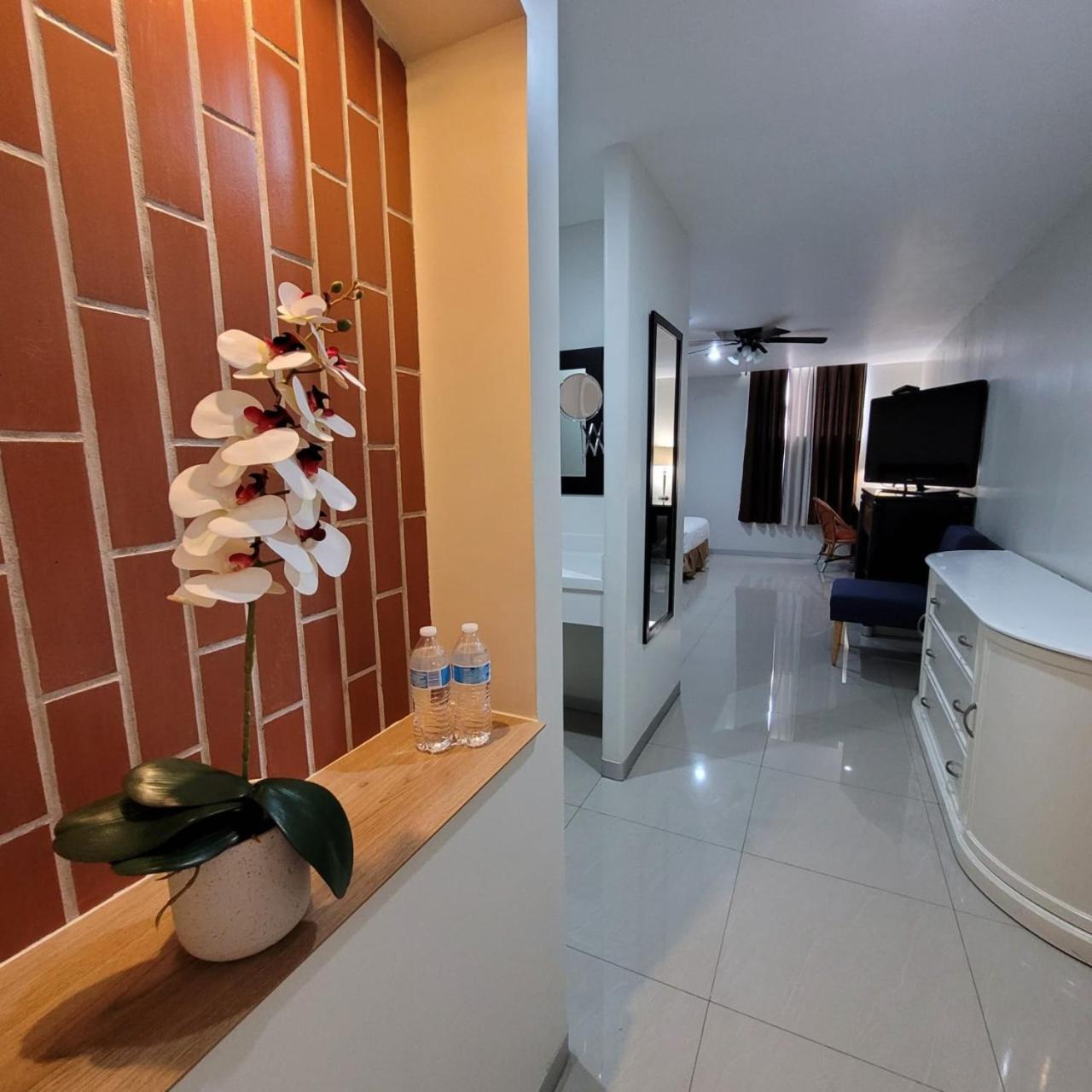 Hotel CH, photo 56