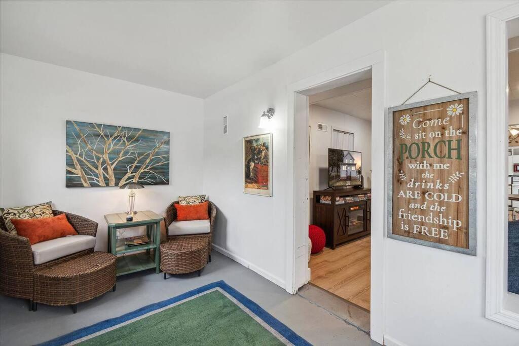 White House Bungalow