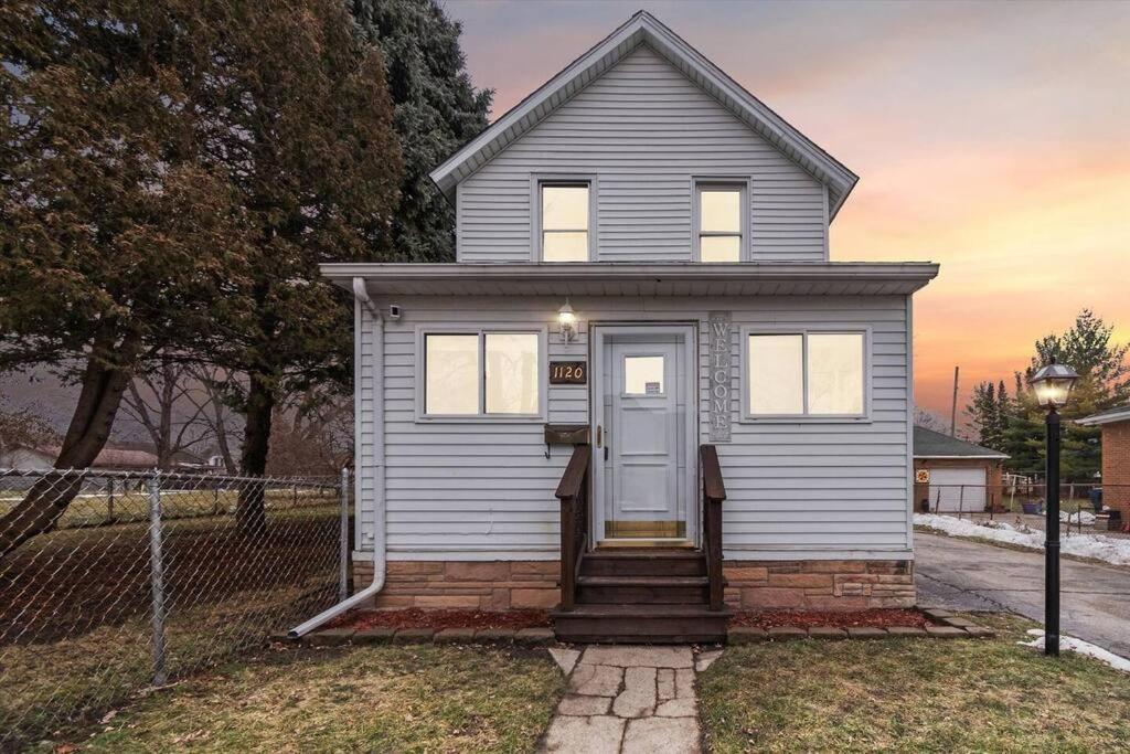 White House Bungalow