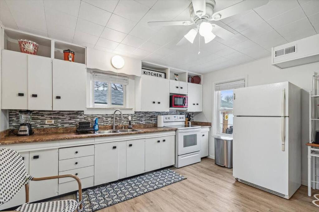 White House Bungalow