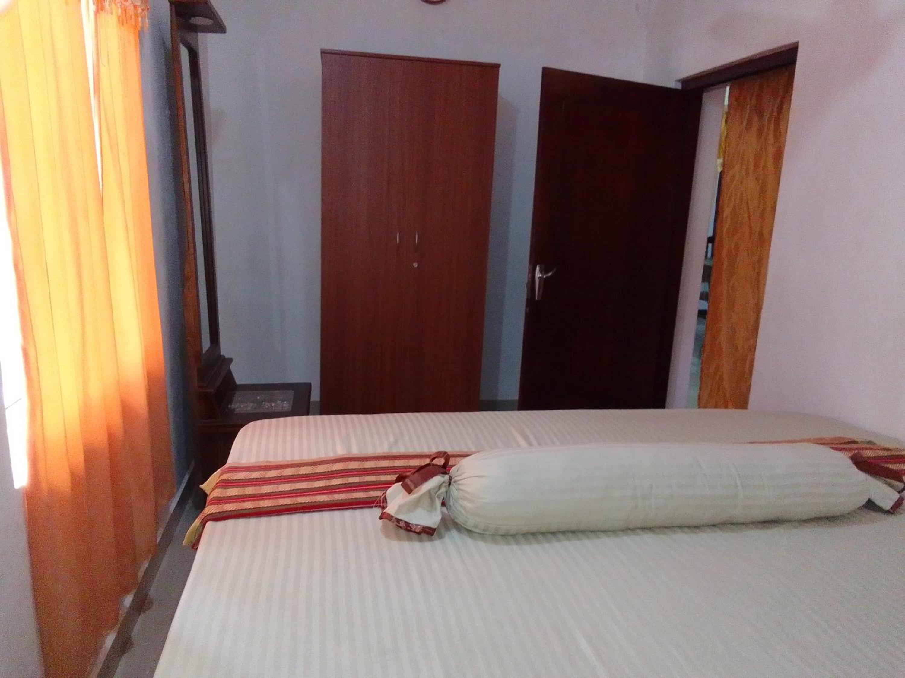 Isindu Holiday Home