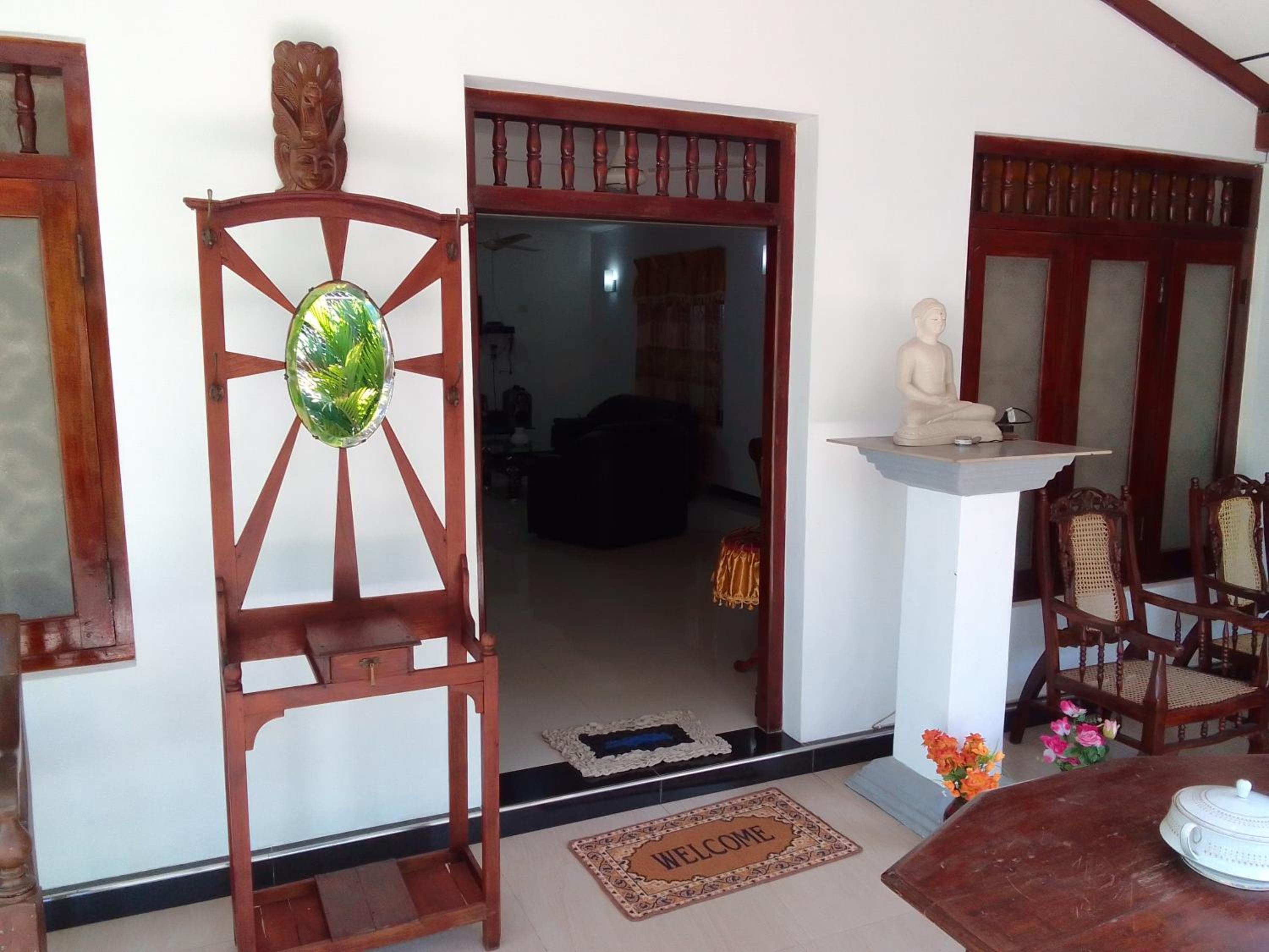 Isindu Holiday Home