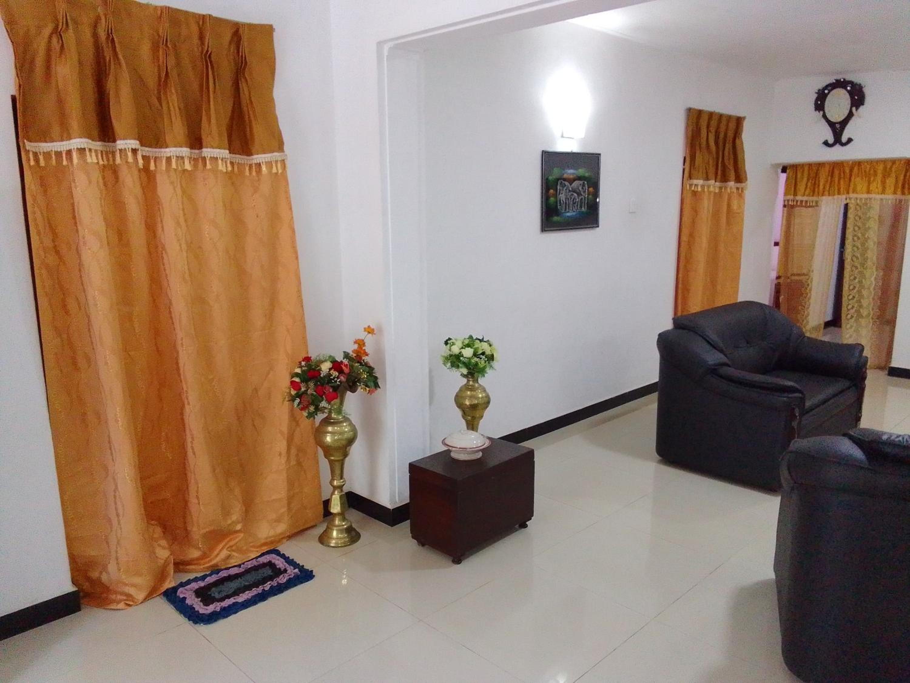 Isindu Holiday Home