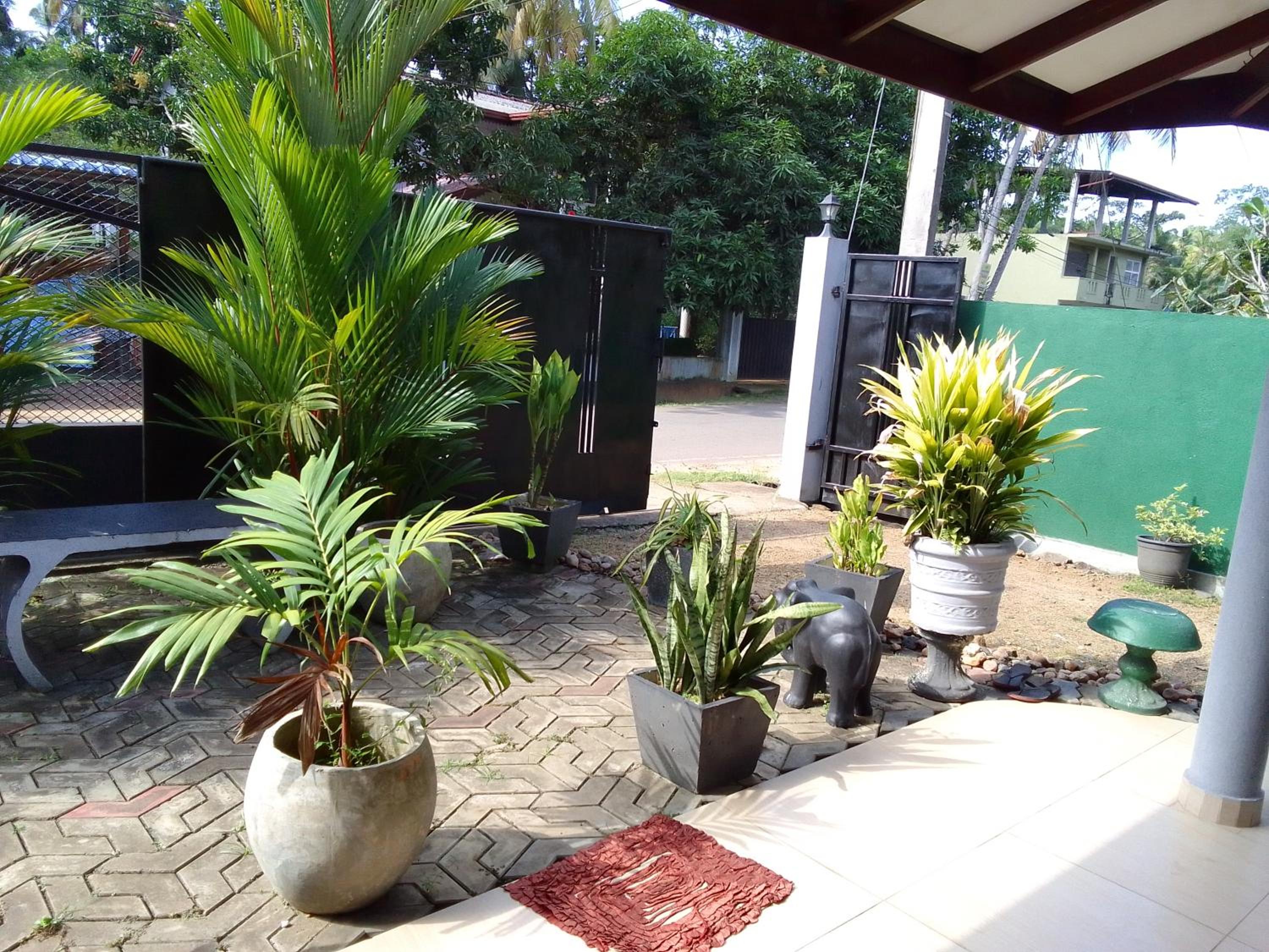 Isindu Holiday Home