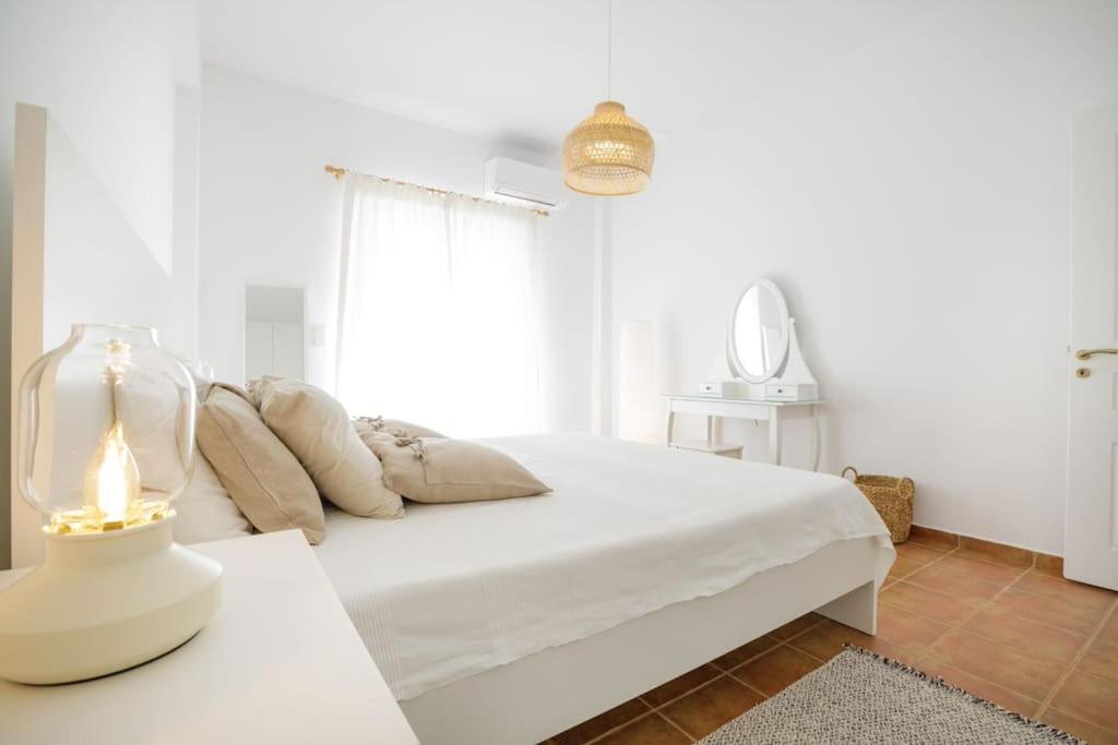 Alethea's Sea View Apartment photo 2