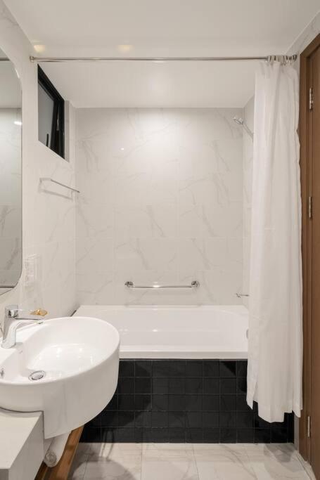 Zenity Apartel Dist 1 by SSens