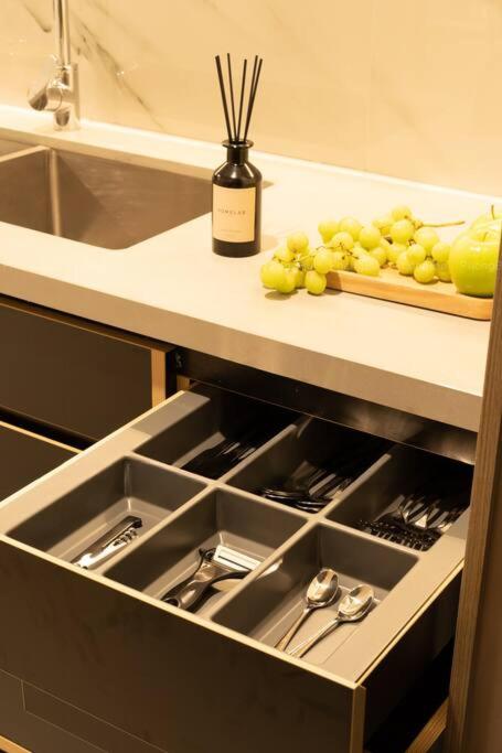 Zenity Apartel Dist 1 by SSens