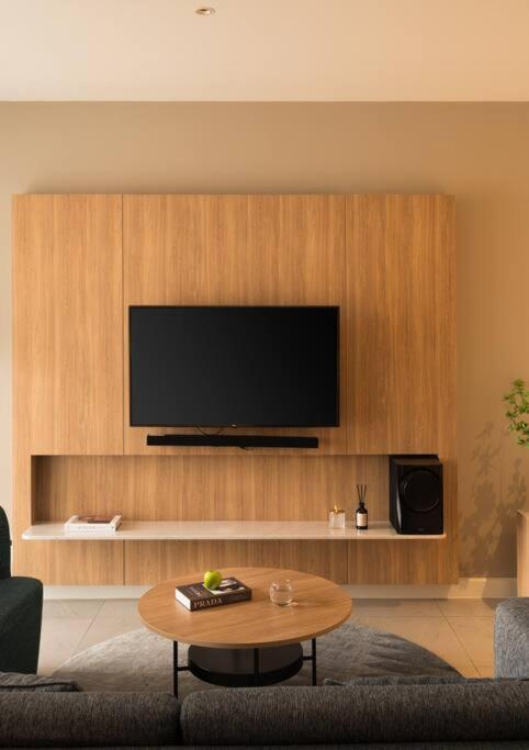 Zenity Apartel Dist 1 by SSens