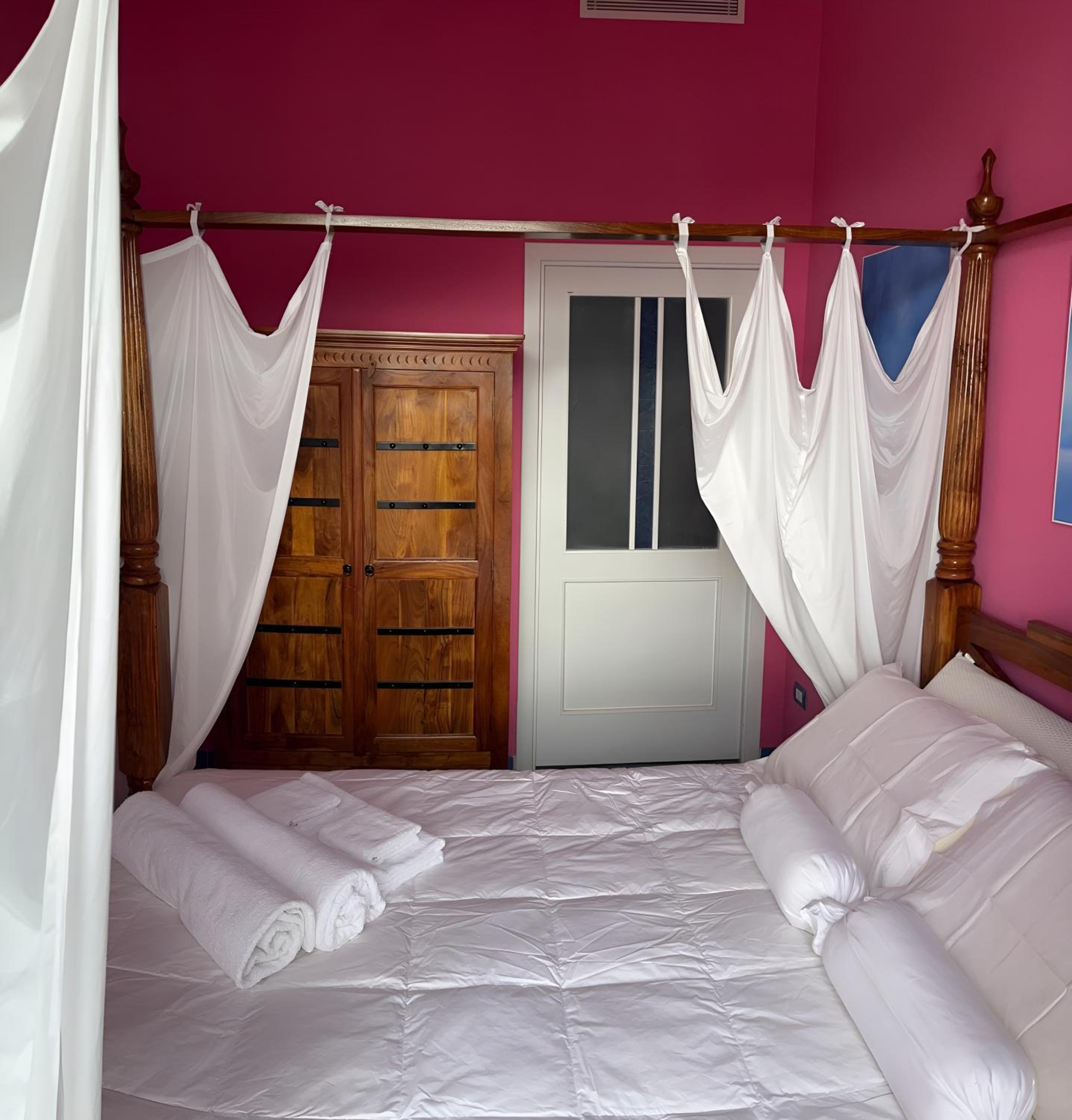 The Rooftop Terrace b&b Double Rooms Private Bathrooms and an equipped Roof Terrace photo 5