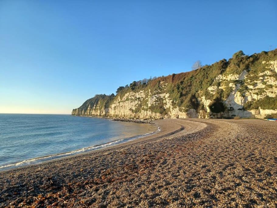 Two bedroom apartment close to the beach