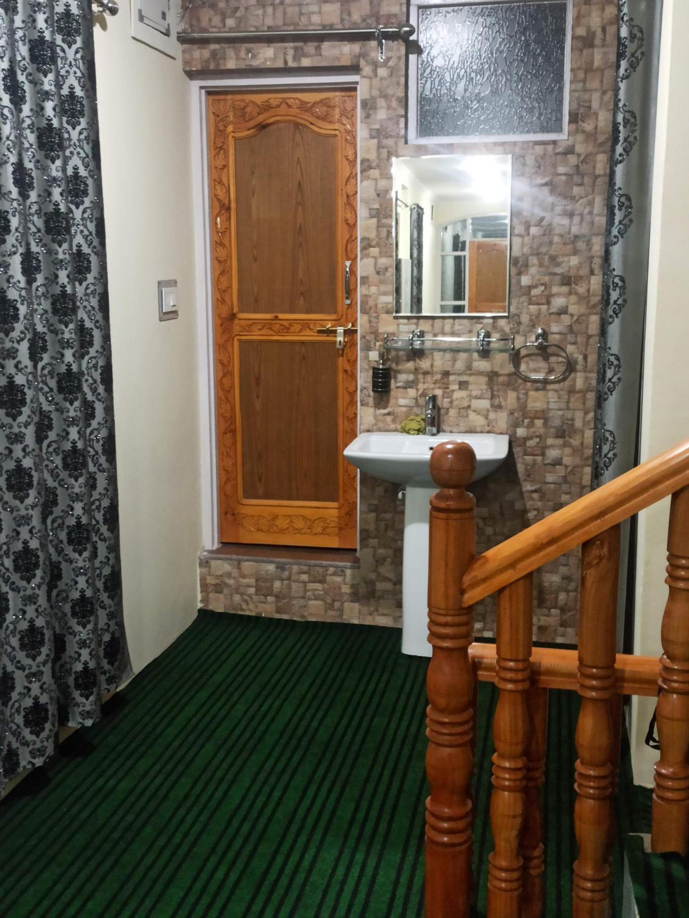 Redbury Homestay