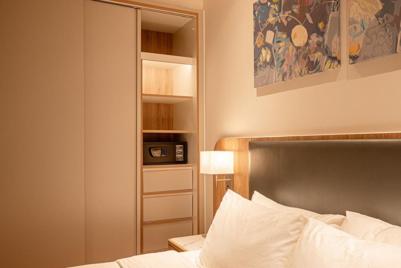 Zenity Apartel Dist 1 by SSens