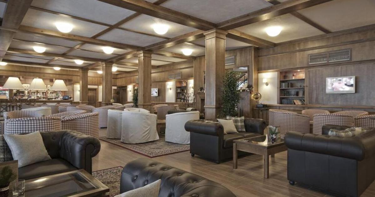 Spacious luxury studio with mountain view - SPA available