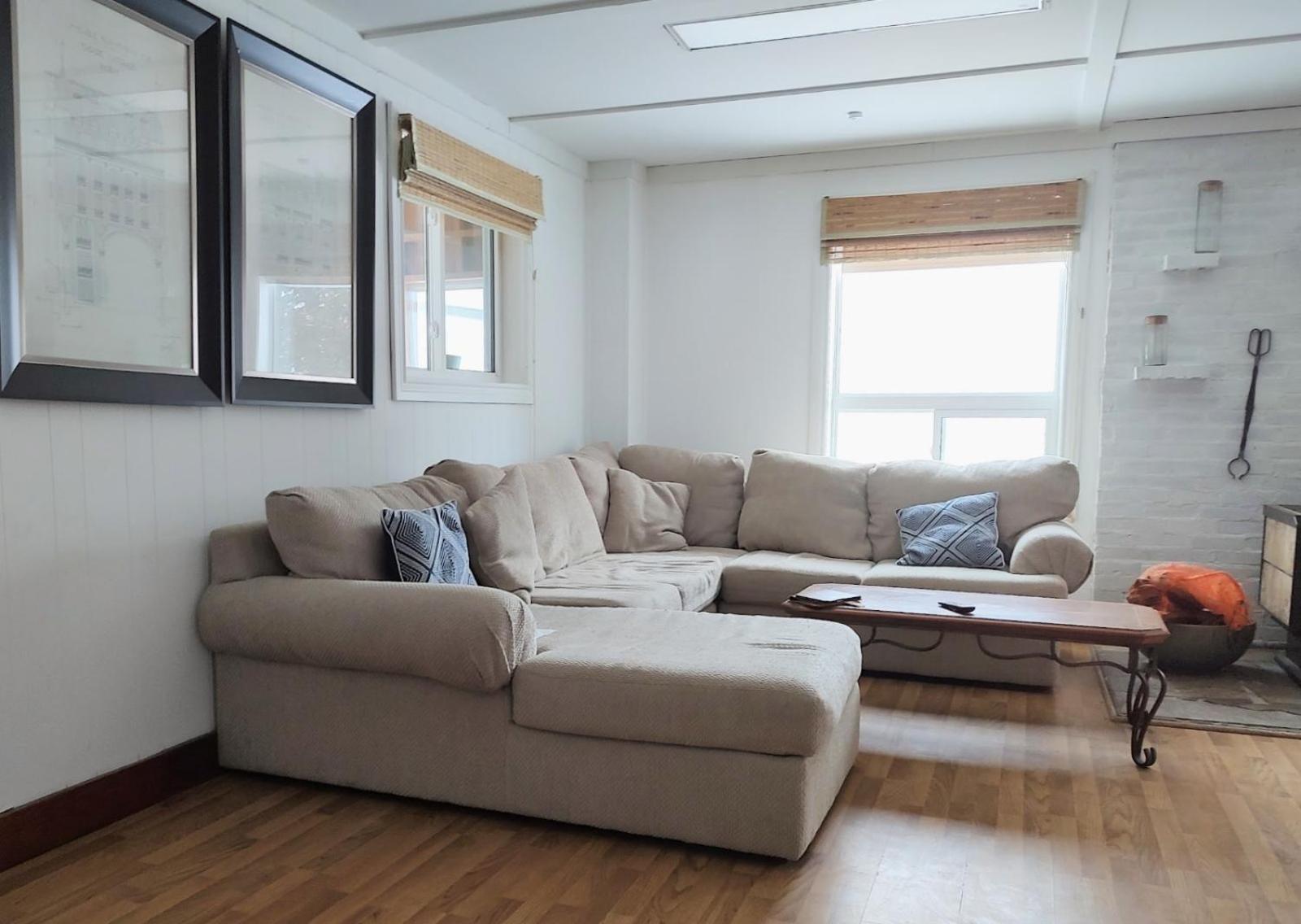 Lakehouse chalet on Sky Lake Ontario 5 bedrooms