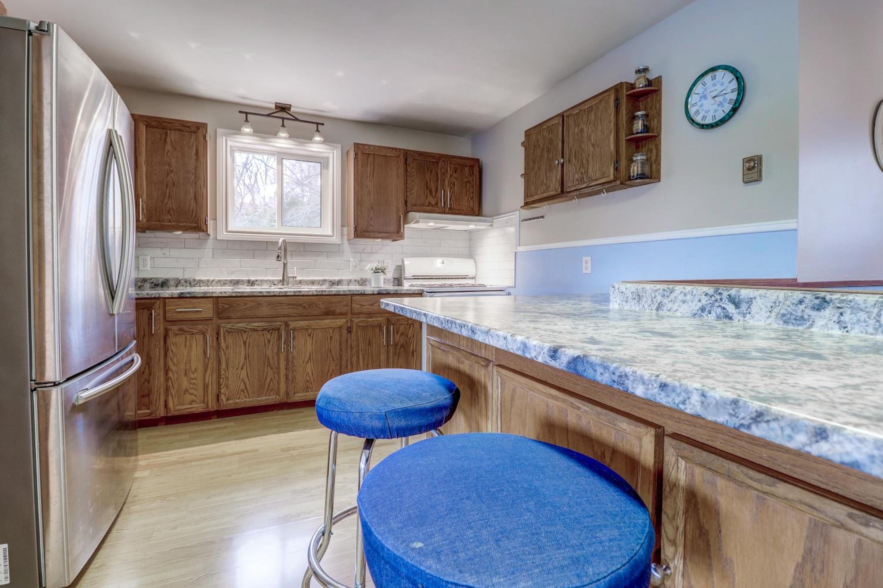 Lakehouse chalet on Sky Lake Ontario 5 bedrooms