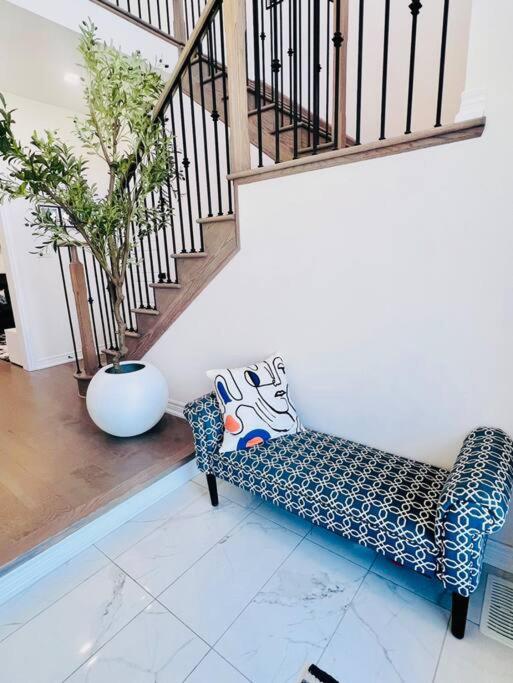 Luxury Oakville Home, Hot Tub, Fireplace, New Home - Property Image 1