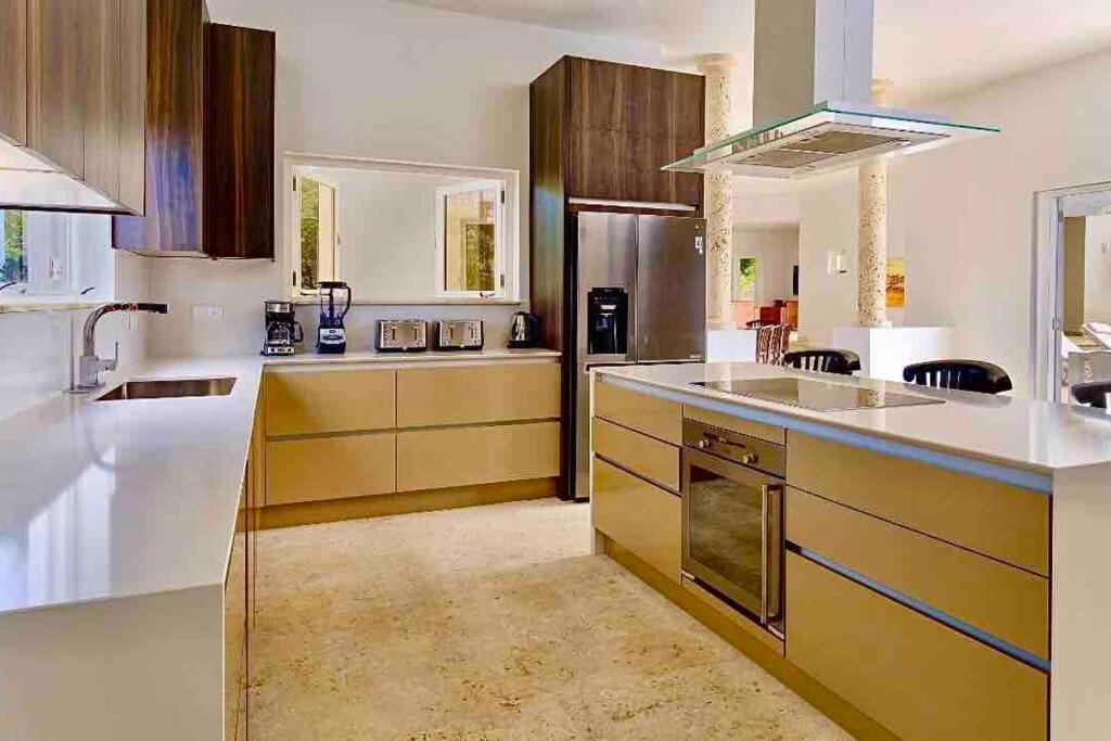 NewVilla-Coral Estate-WalktoBeach-Private Pool-up to 16 Guests SeaView