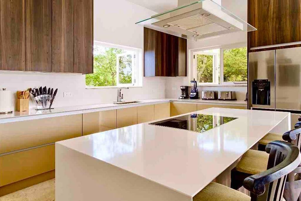 NewVilla-Coral Estate-WalktoBeach-Private Pool-up to 16 Guests SeaView