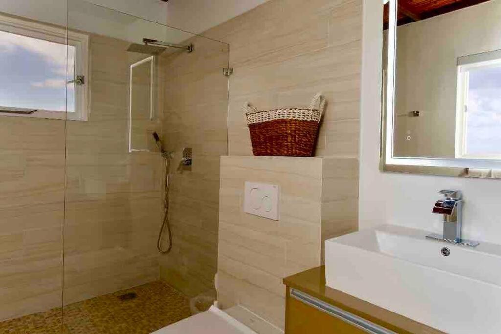 NewVilla-Coral Estate-WalktoBeach-Private Pool-up to 16 Guests SeaView