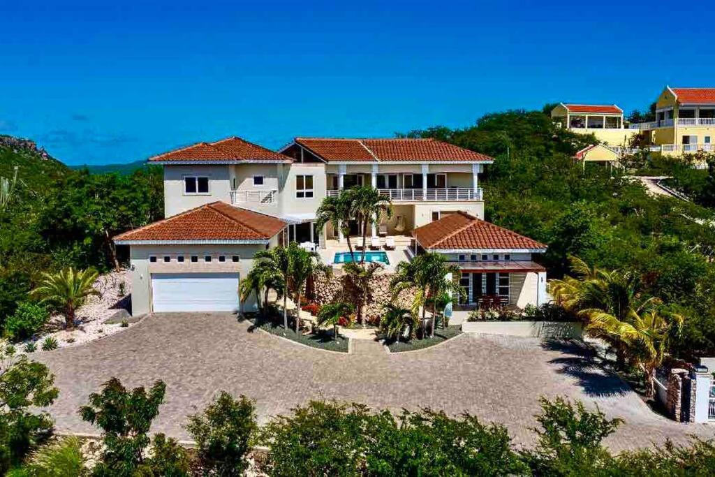 NewVilla-Coral Estate-WalktoBeach-Private Pool-up to 16 Guests SeaView