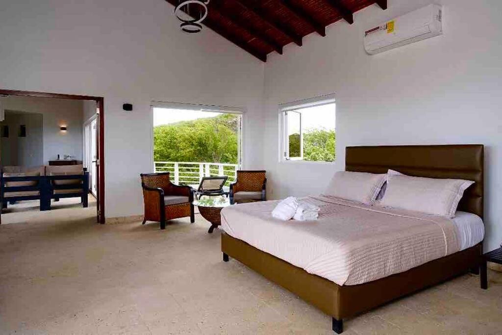 NewVilla-Coral Estate-WalktoBeach-Private Pool-up to 16 Guests SeaView