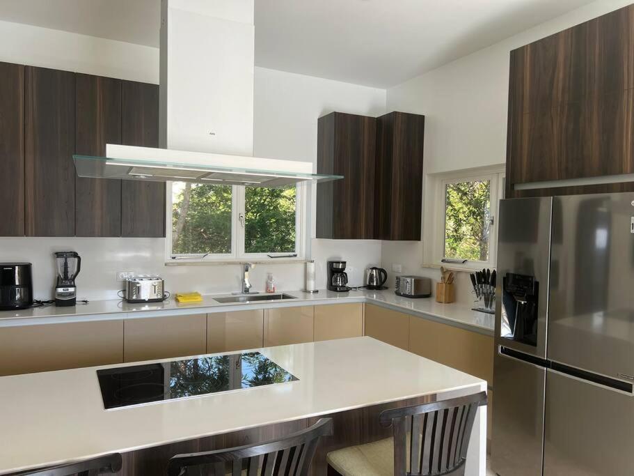 NewVilla-Coral Estate-WalktoBeach-Private Pool-up to 16 Guests SeaView