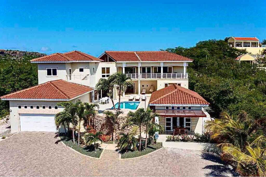 NewVilla-Coral Estate-WalktoBeach-Private Pool-up to 16 Guests SeaView