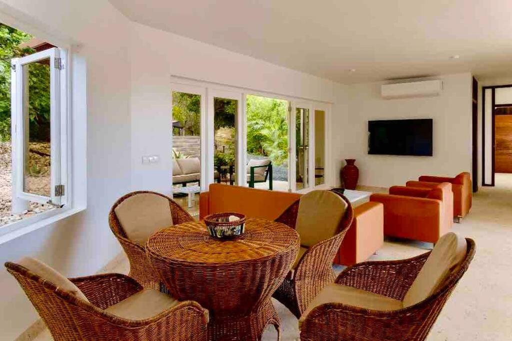 NewVilla-Coral Estate-WalktoBeach-Private Pool-up to 16 Guests SeaView
