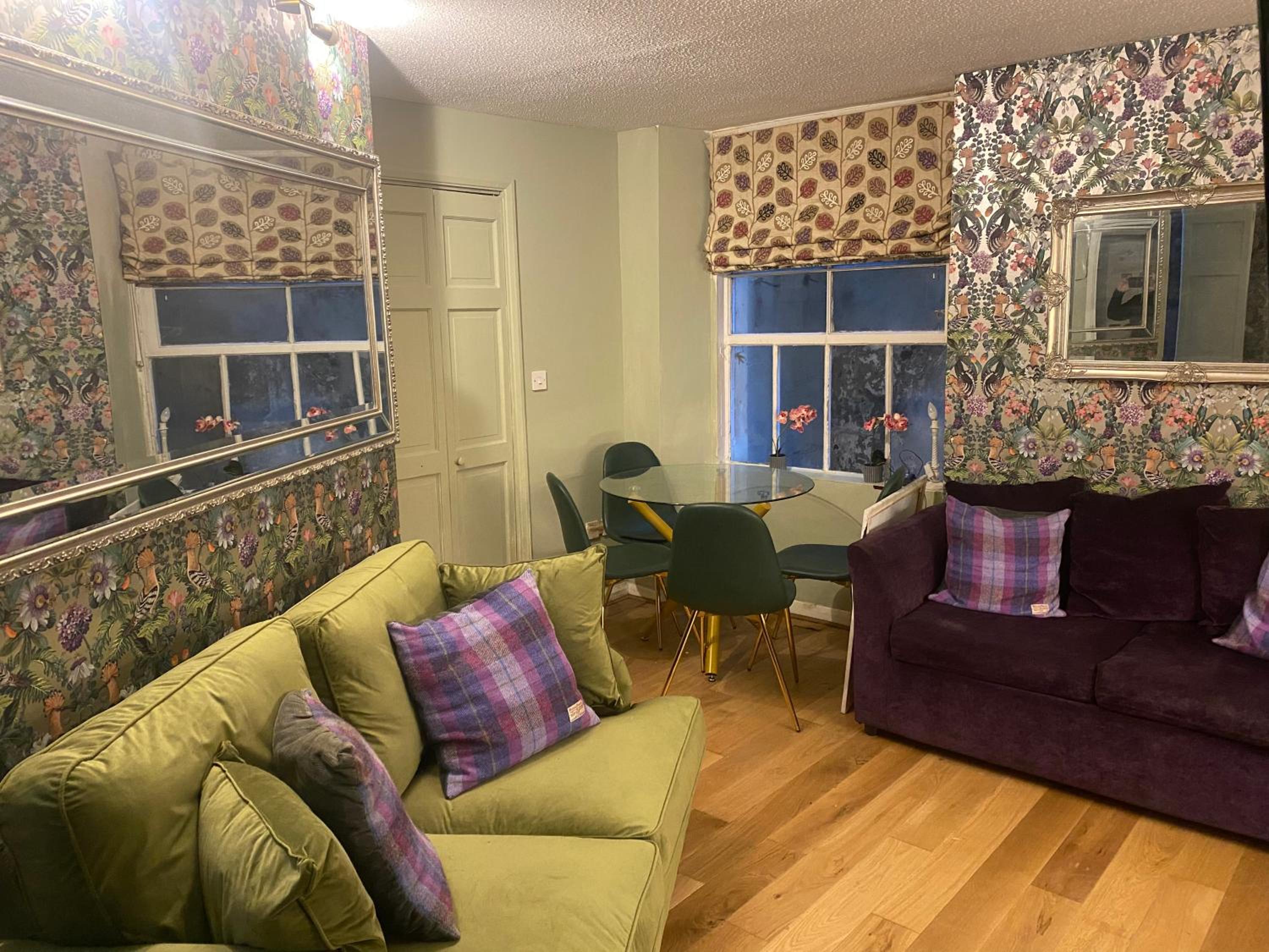 Quiet lower floor 2 bed city apartment with private patio garden view 5