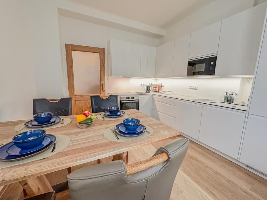 L'Mai Riverside Residence Prague