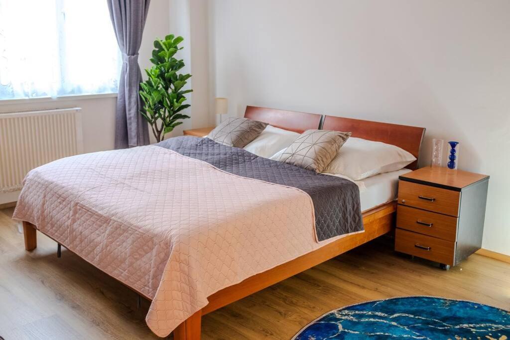 L'Mai Riverside Residence Prague