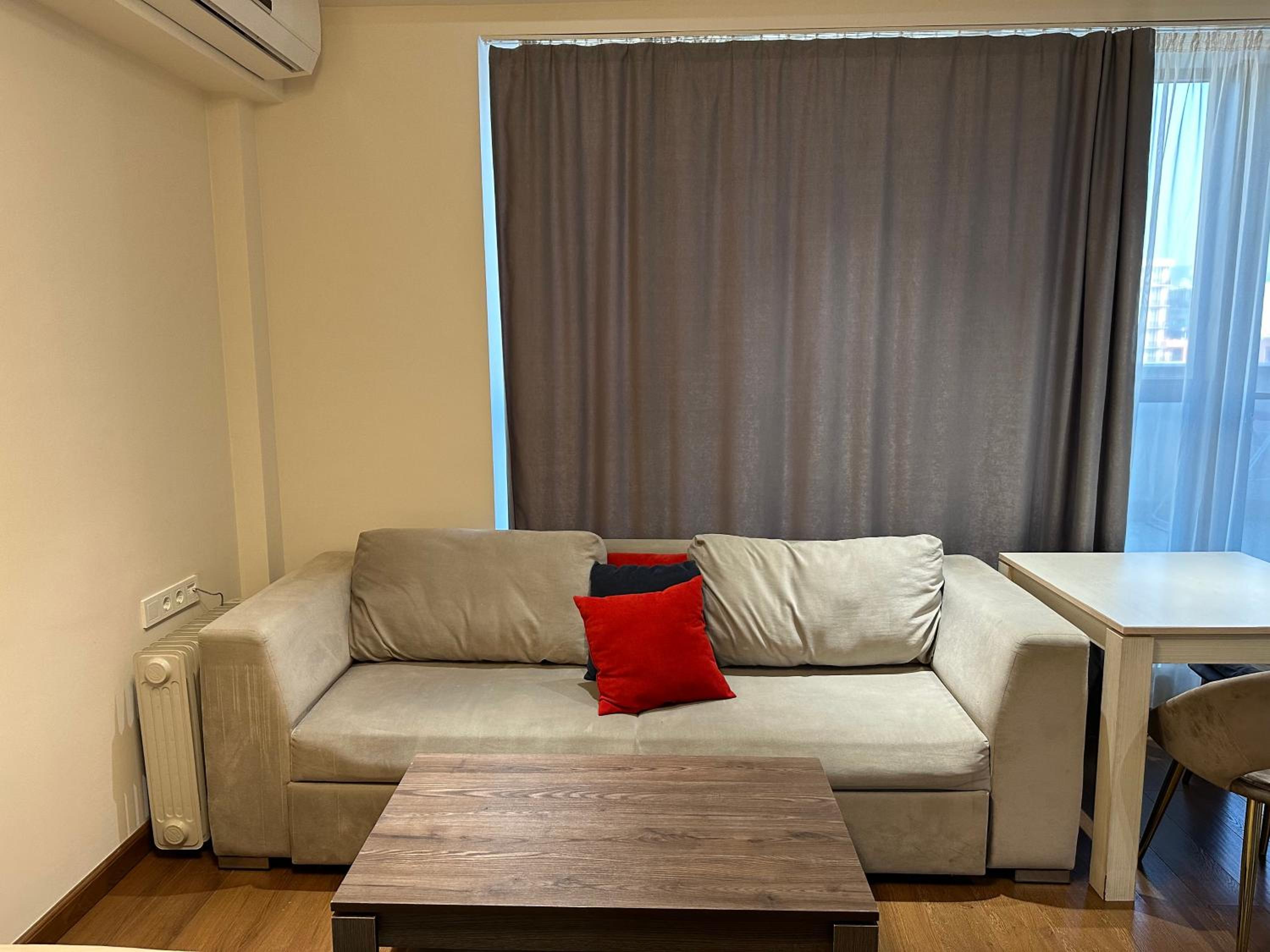 Wonderful apartment in Republic square, city center
