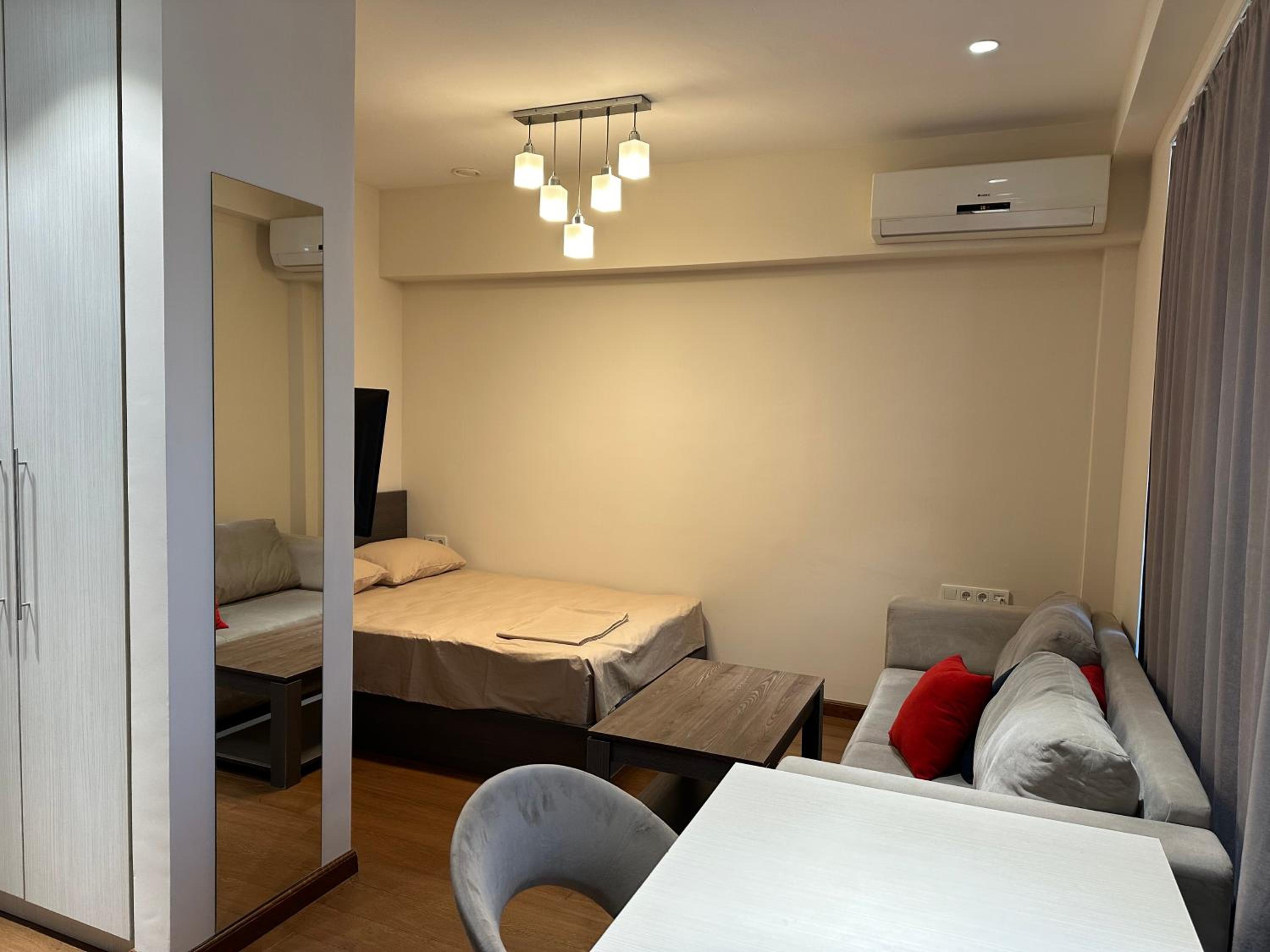 Wonderful apartment in Republic square, city center