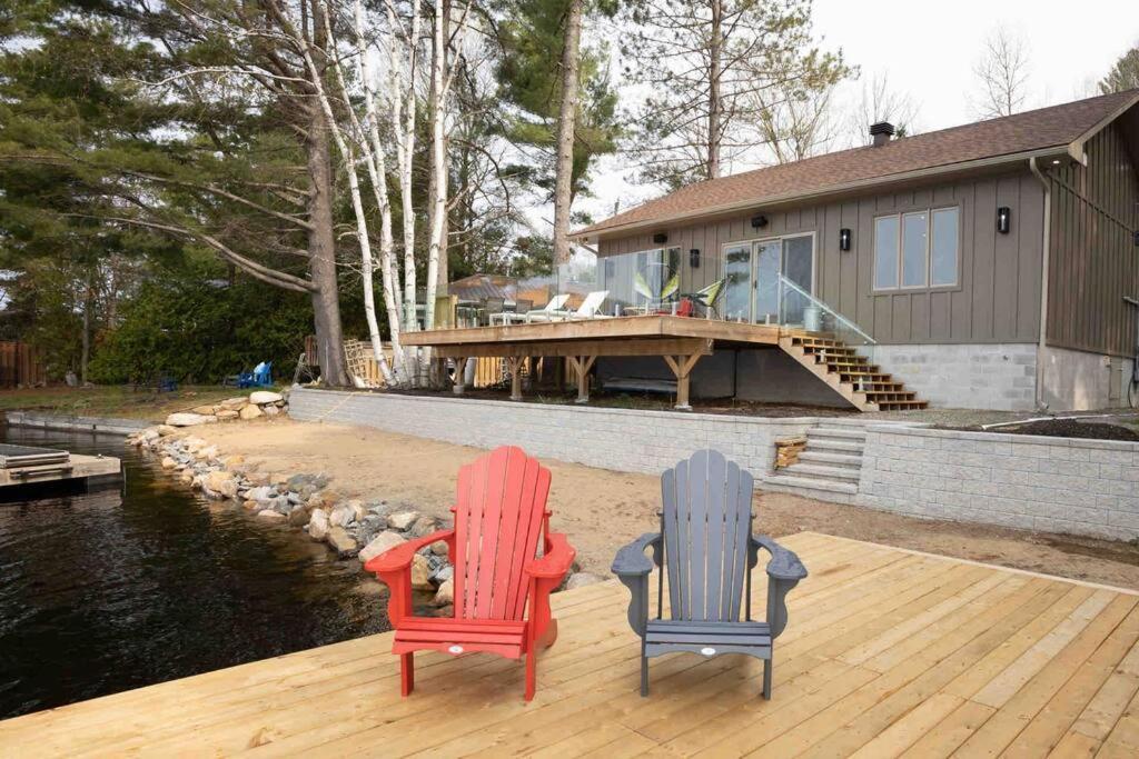 Cozy front lake cottage!
