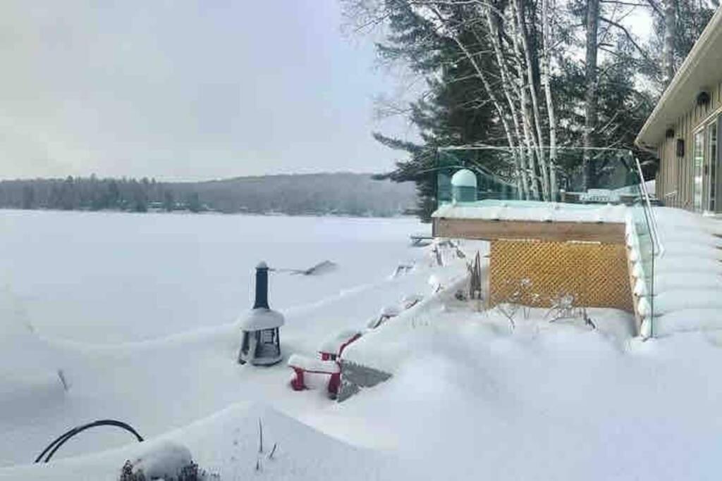 Cozy front lake cottage!