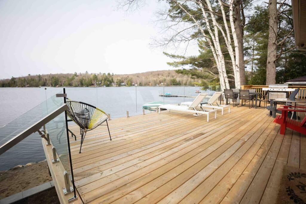Cozy front lake cottage!