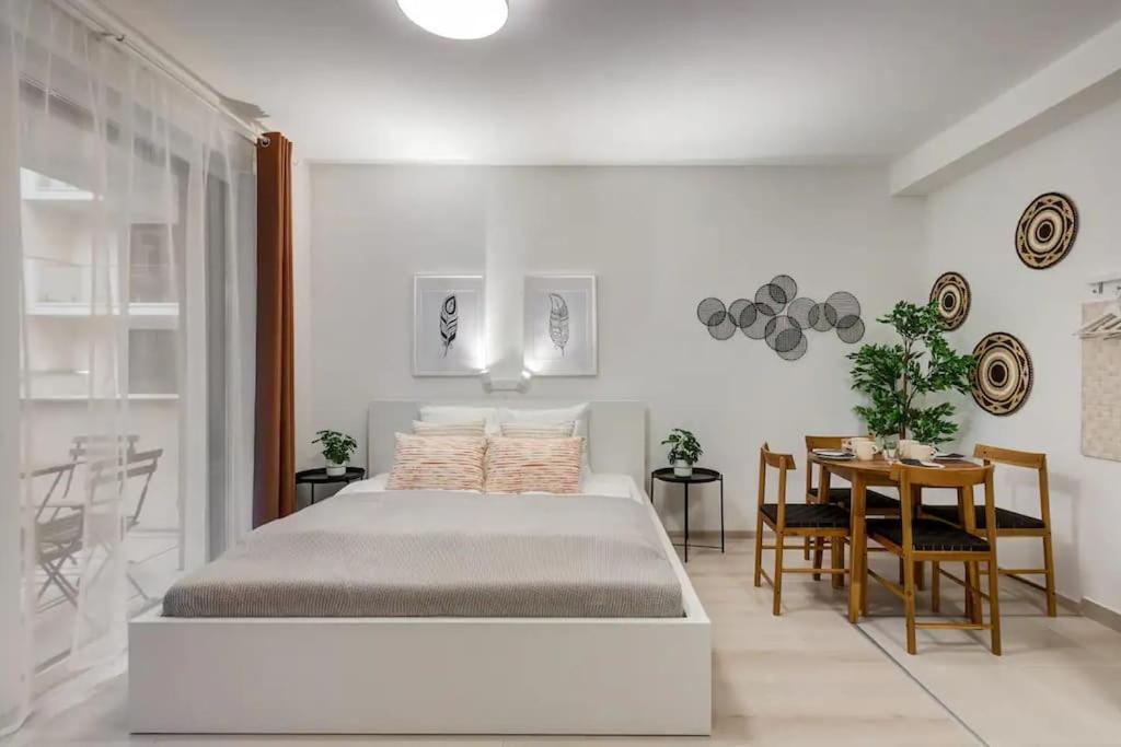 Terrace Vista-Modern 2BR Retreat