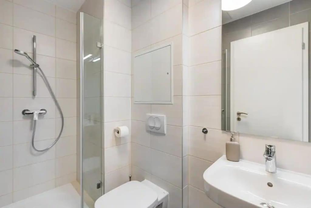 Terrace Vista-Modern 2BR Retreat