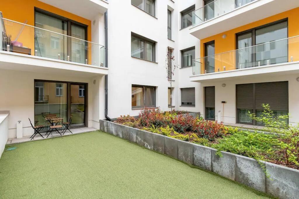 Terrace Vista-Modern 2BR Retreat