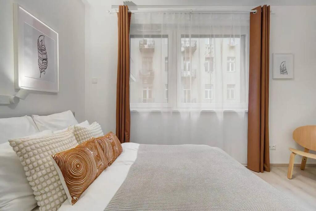 Terrace Vista-Modern 2BR Retreat