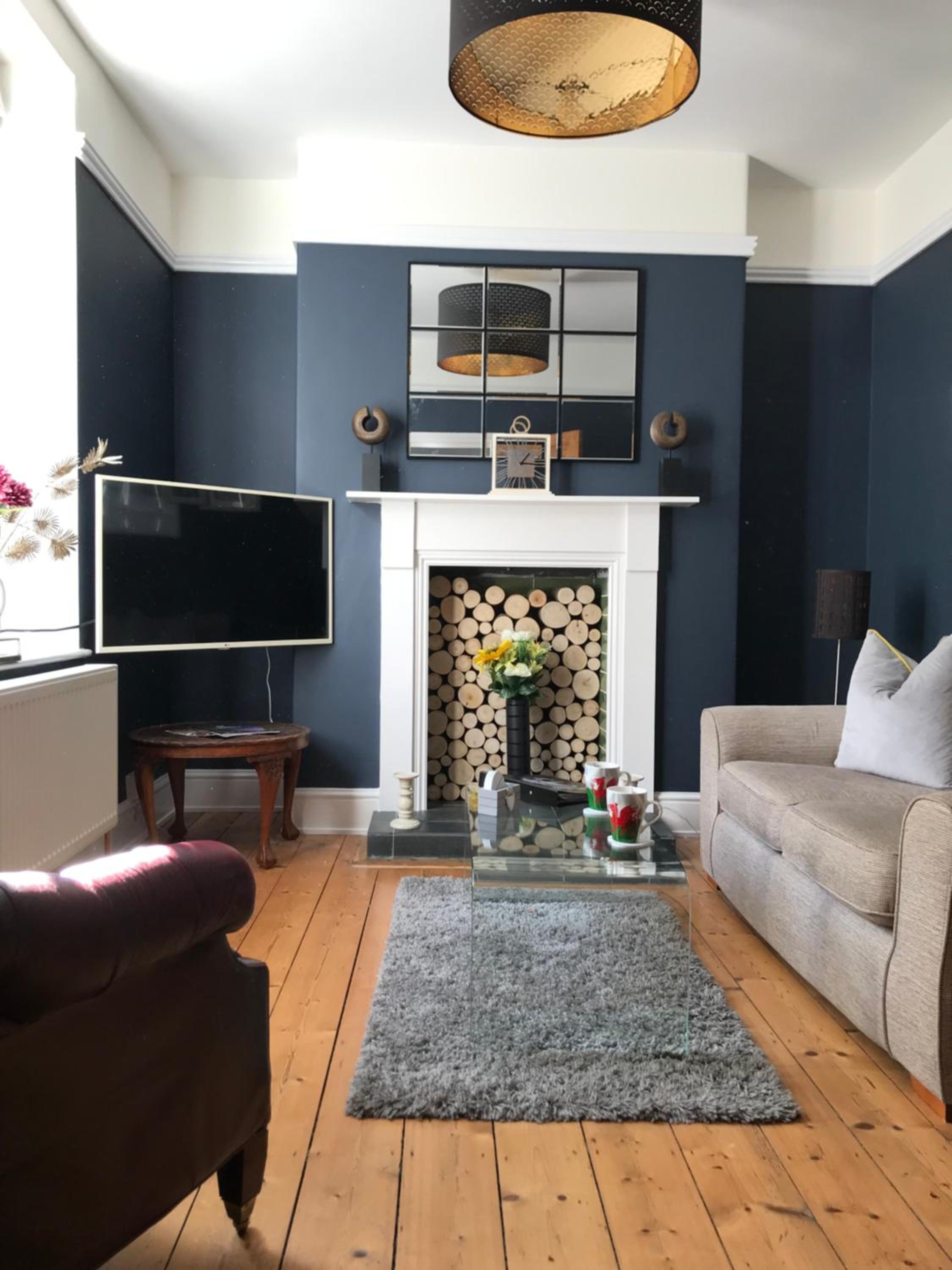2 bed period cottage sleeps 4 in central Crickhowell view 2