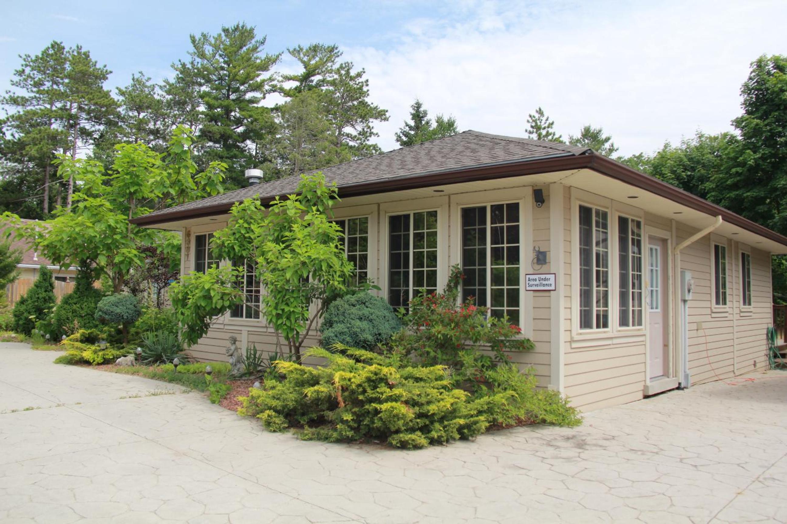 Ipperwash Bliss: Gated, Hear the wave, Sleep 7